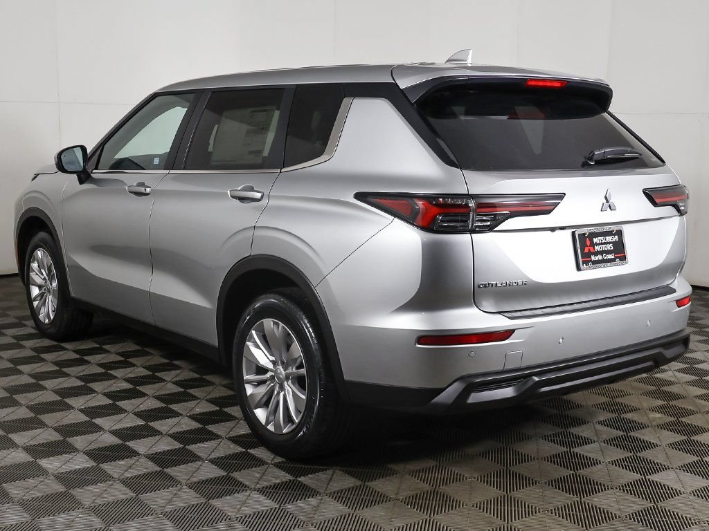 New 2026 Mitsubishi Outlander ES AWD/4WD image 10