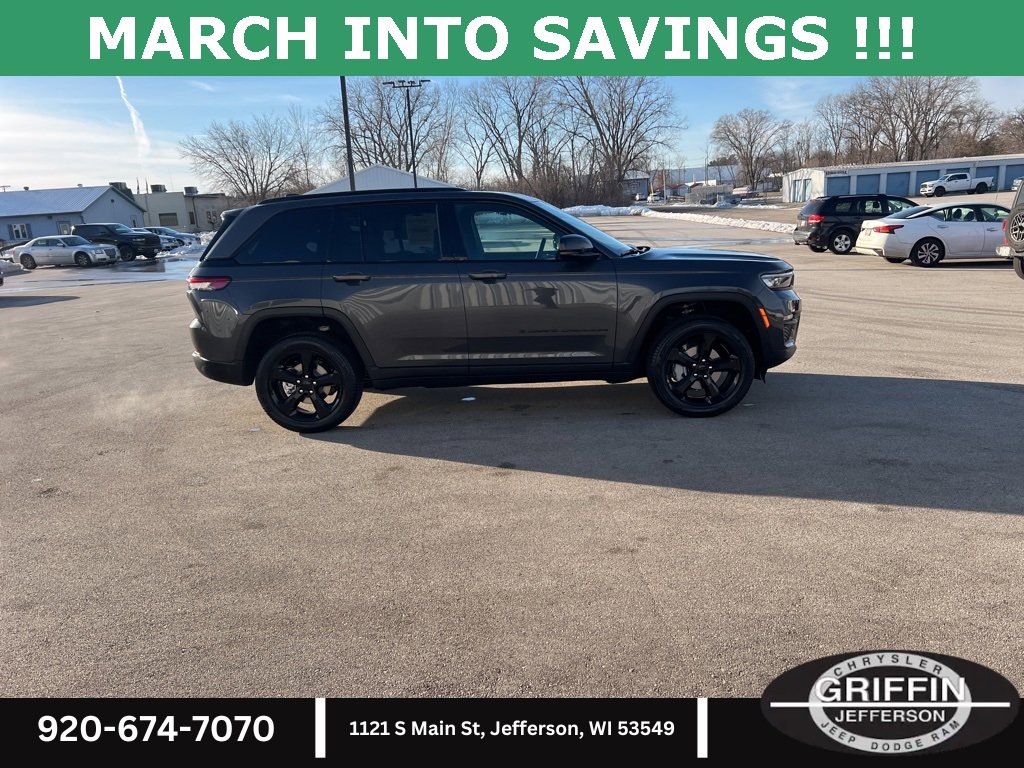 New 2025 Jeep Grand Cherokee Limited w/ Black Appearance Package image 6