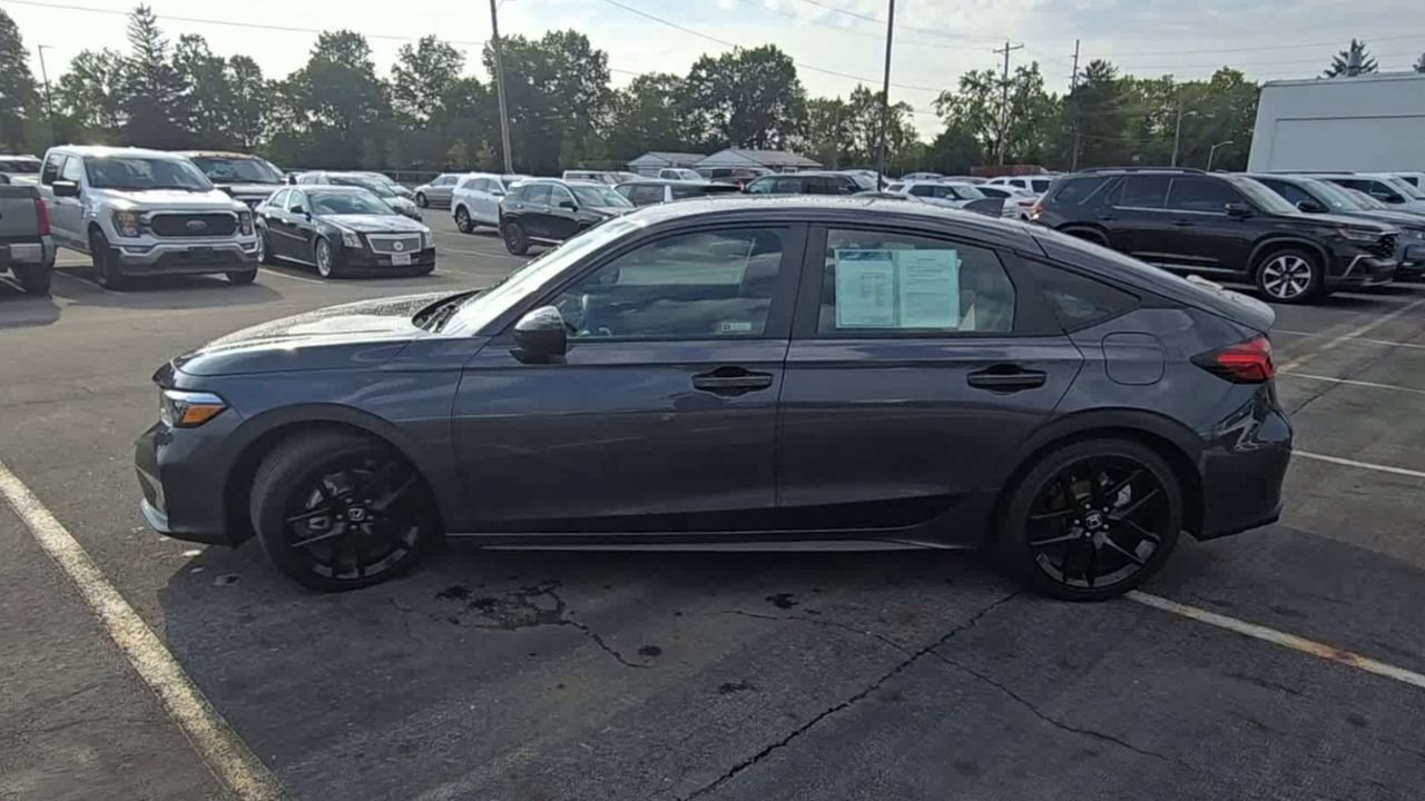 Used 2025 Honda Civic Sport image 6