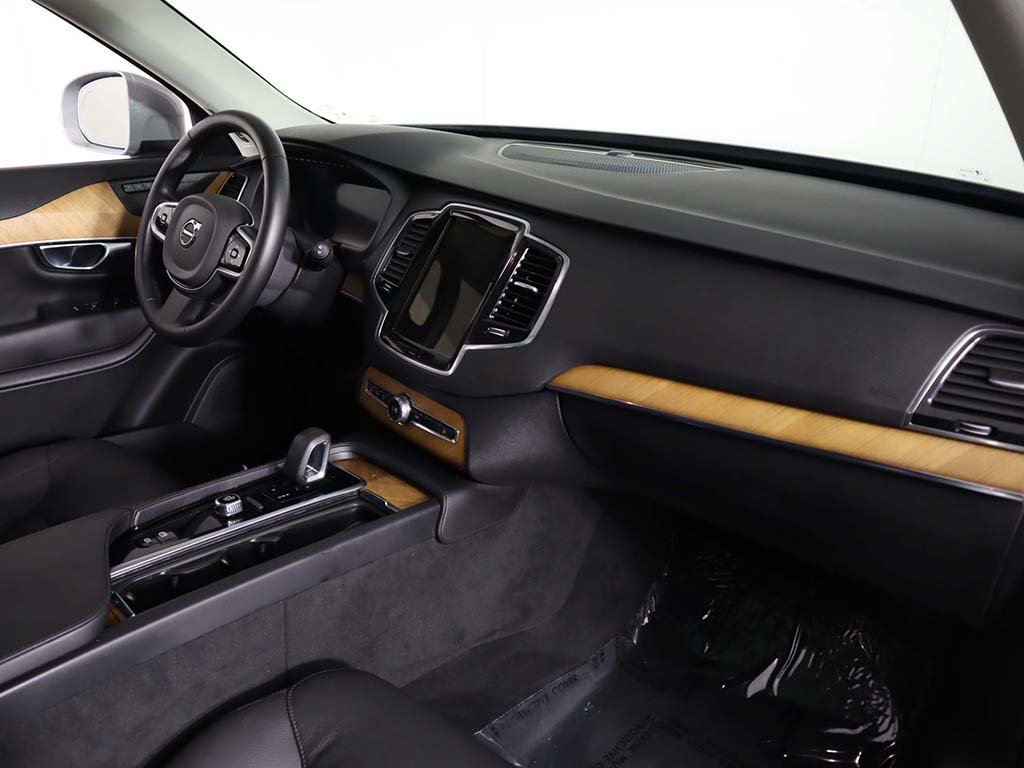 Used 2025 Volvo XC90 B6 Plus w/ Protection Package Premier AWD/4WD image 32