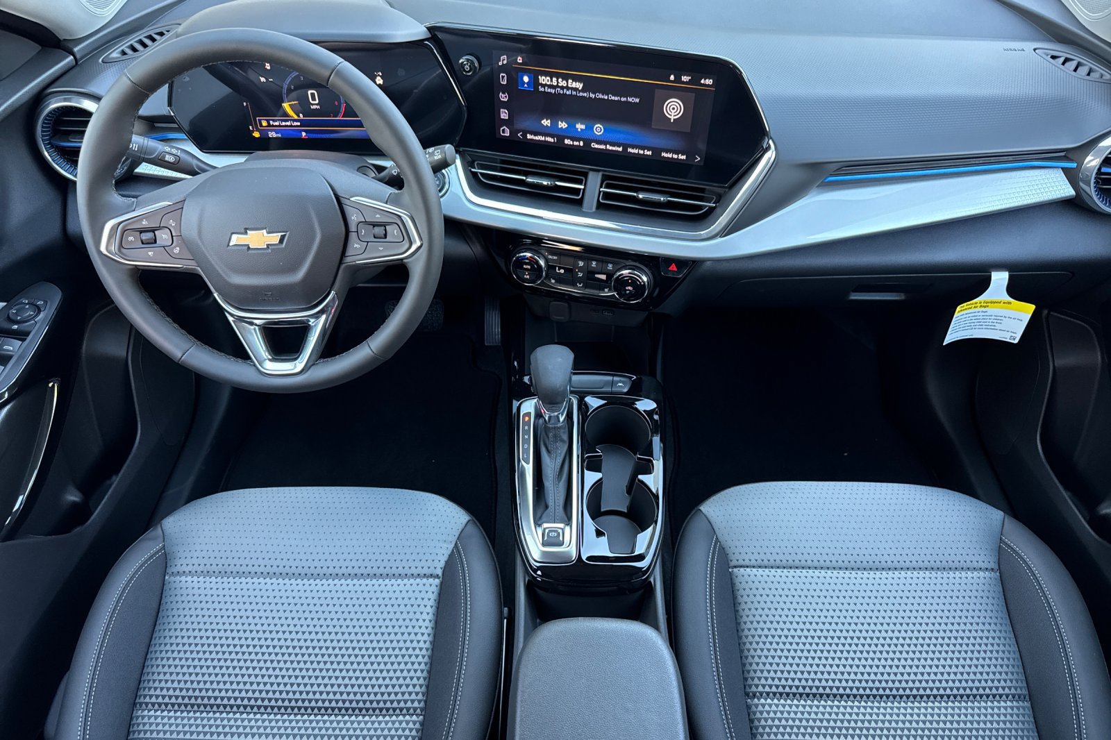 New 2026 Chevrolet Trax LT w/ LT Convenience Package FWD image 12