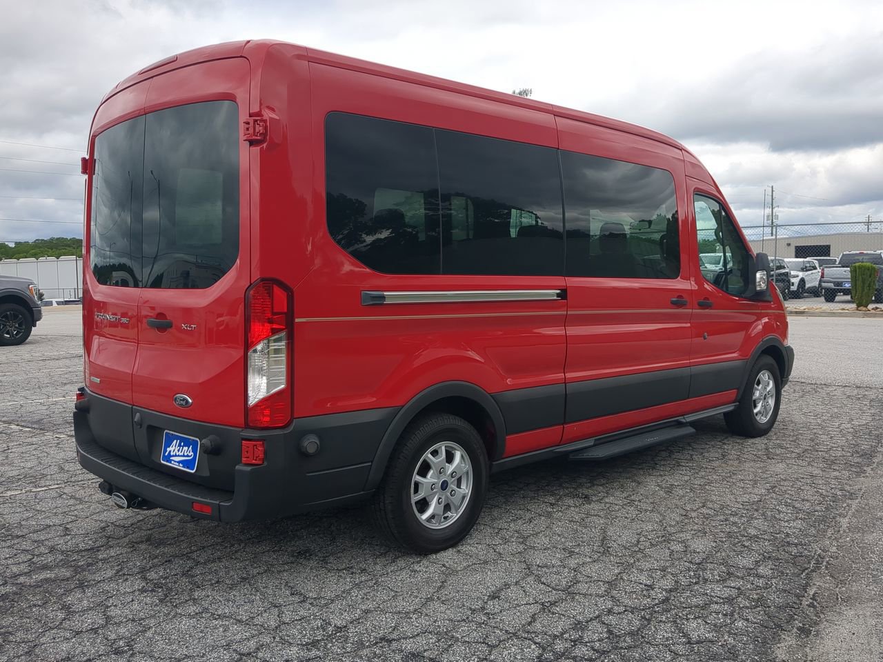 Used 2015 Ford Transit 350 XLT RWD image 3