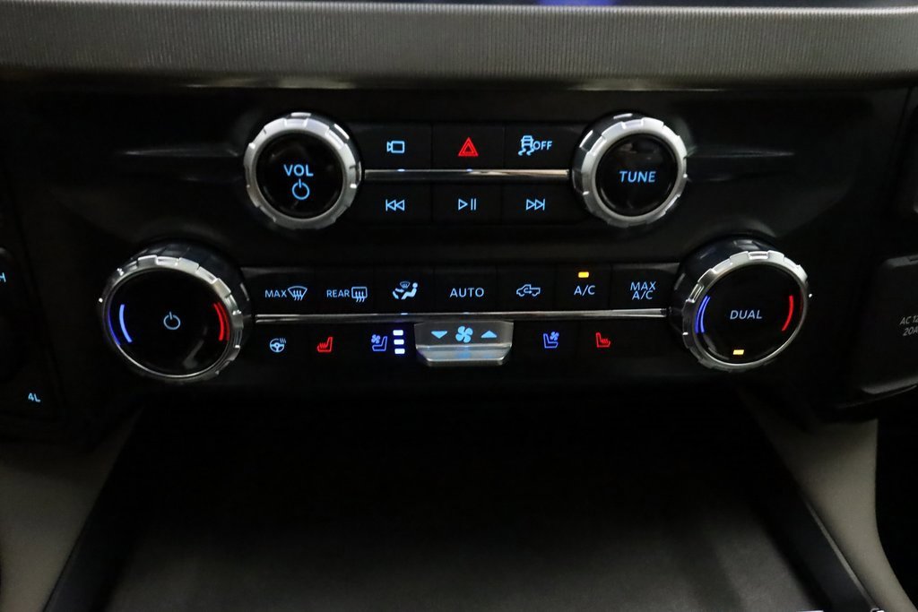 Used 2025 Ford F450 Platinum w/ Platinum Plus Package image 41