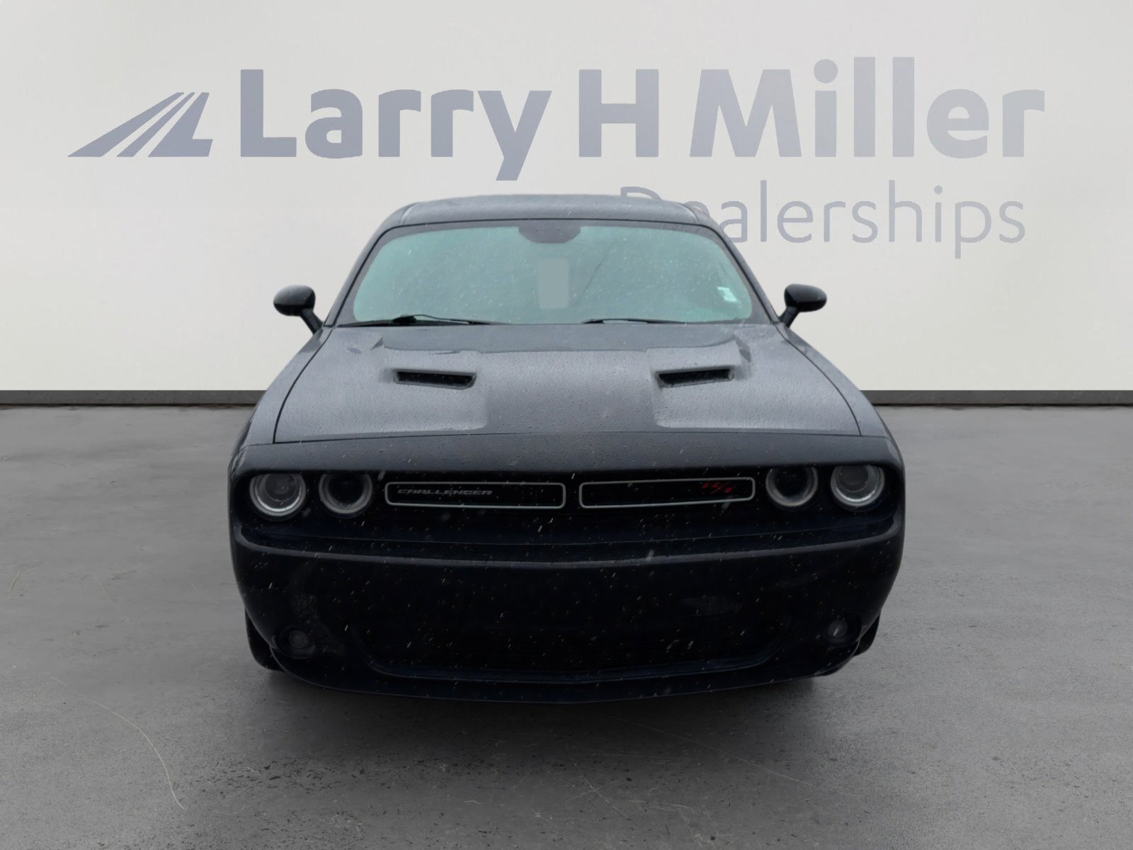 Used 2018 Dodge Challenger R/T RWD image 9