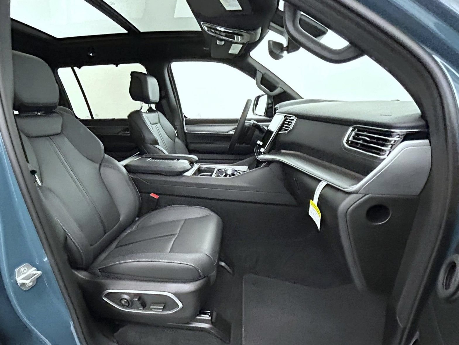 New 2026 Jeep Grand Wagoneer Limited AWD/4WD image 16