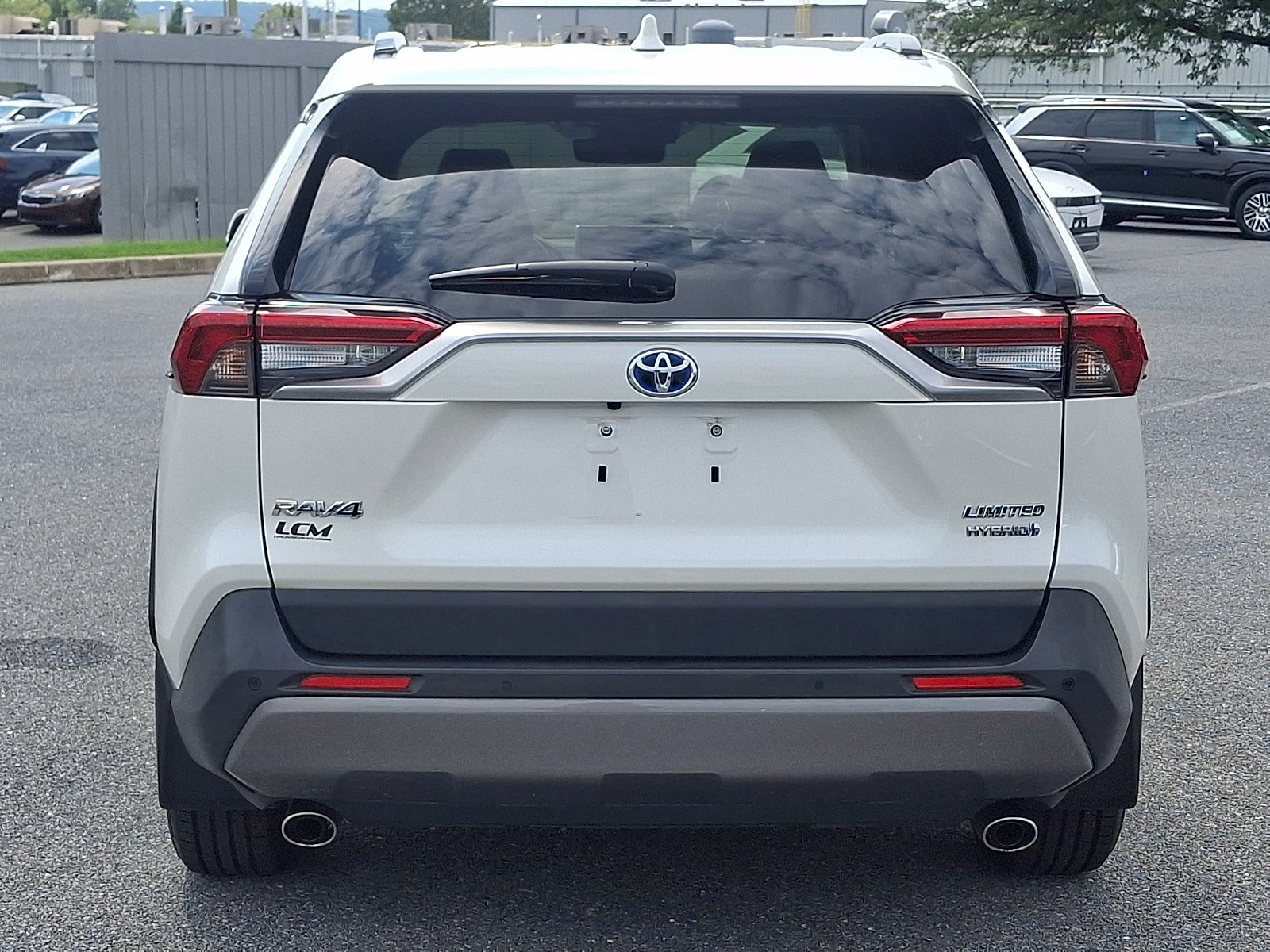 Used 2020 Toyota RAV4 Limited AWD/4WD image 6