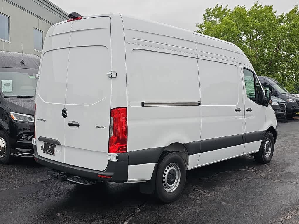 Used 2025 Mercedes-Benz Sprinter 2500 video 2