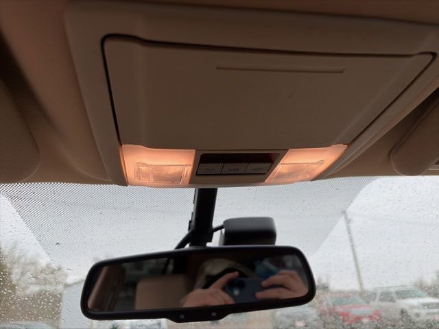 Used 2010 Lincoln Navigator 4WD image 15