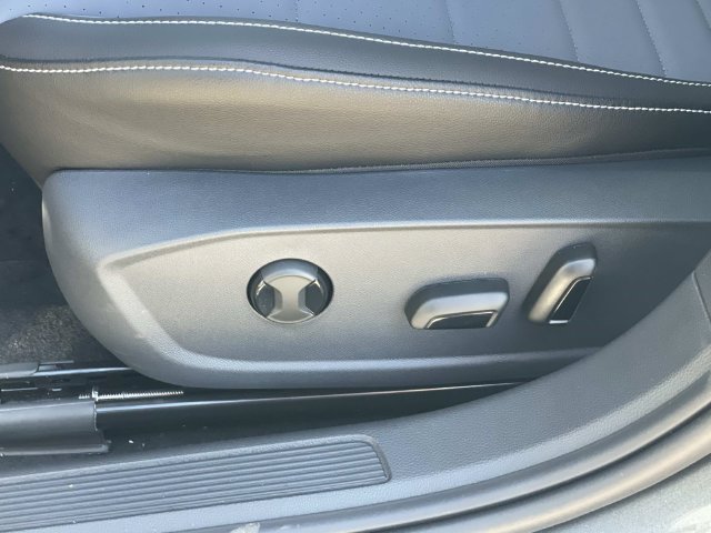 New 2026 Volkswagen Jetta SE FWD image 21