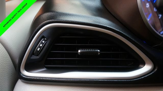 Used 2019 Chrysler Pacifica Touring-L w/ Advanced Safetytec Group image 25