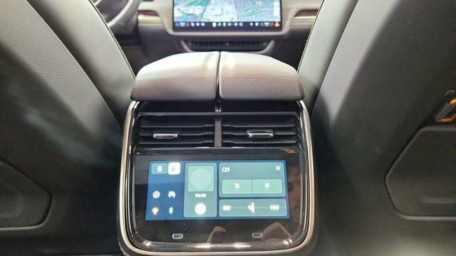 Used 2024 Rivian R1S Adventure image 54