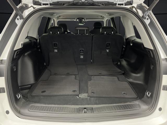 Used 2023 Jeep Grand Cherokee Limited w/ Luxury Tech Group II image 14