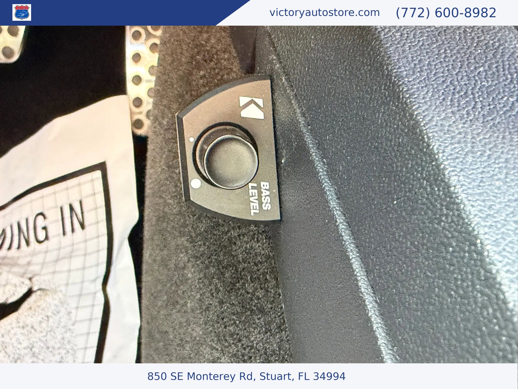 Used 2012 Dodge Challenger R/T RWD image 29