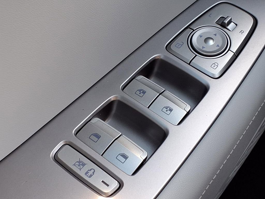 Used 2025 Hyundai Palisade SEL FWD image 16