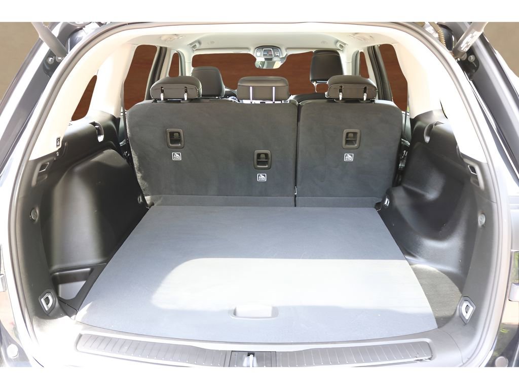 Used 2023 Jeep Grand Cherokee Limited w/ Luxury Tech Group II RWD image 17