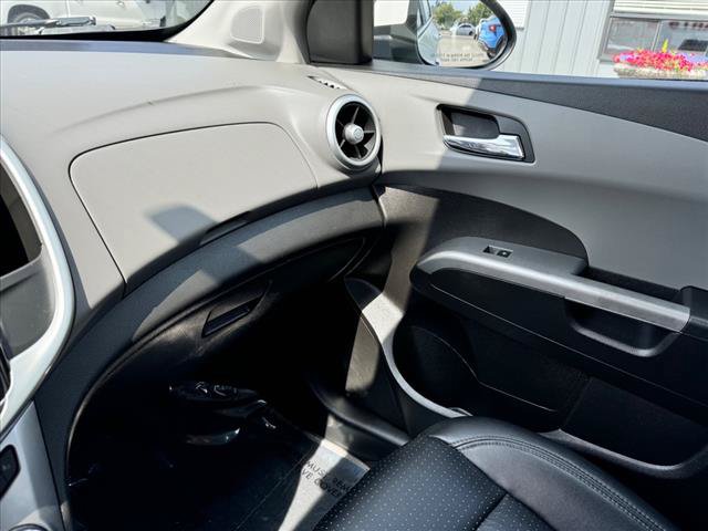 Used 2018 Chevrolet Sonic Premier FWD image 12
