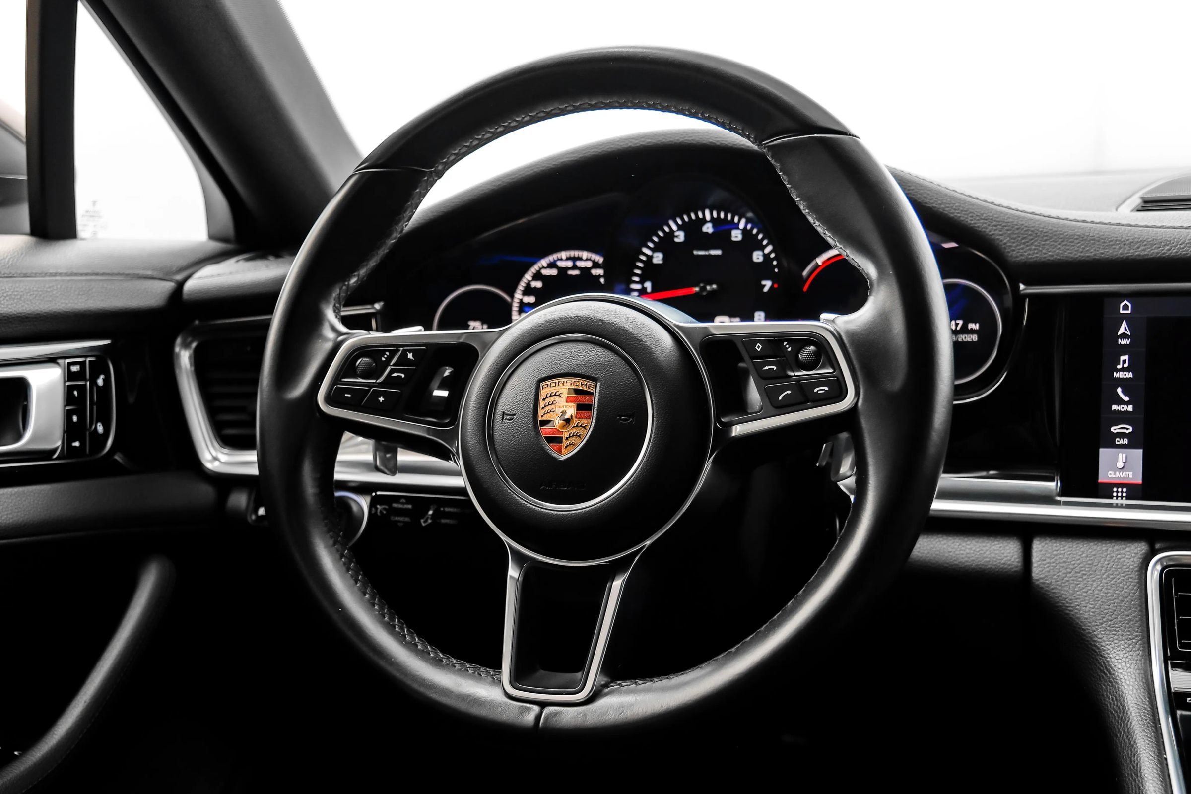 Used 2018 Porsche Panamera image 14