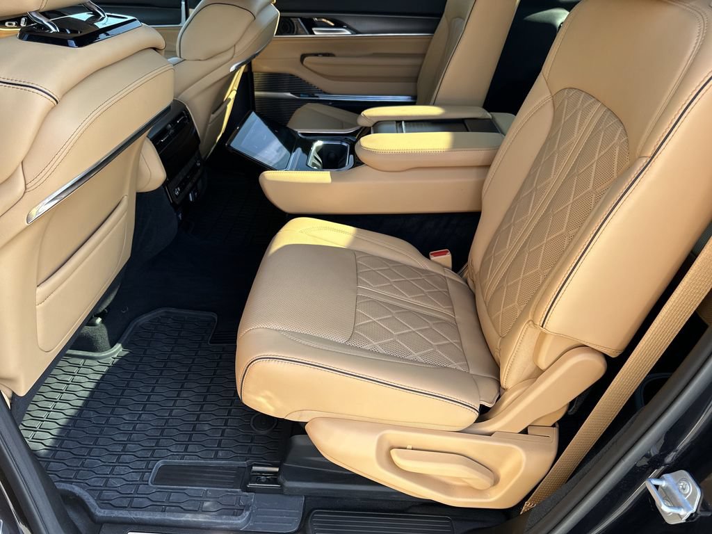 Certified 2025 Jeep Grand Wagoneer L Series III w/ Quick Order Packagew 28T AWD/4WD image 15