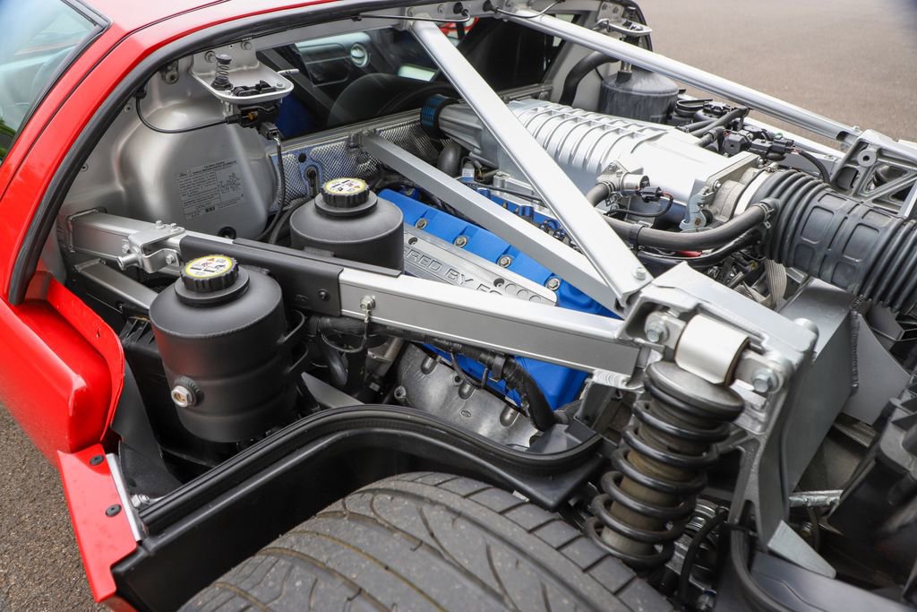 Used 2006 Ford GT RWD image 14