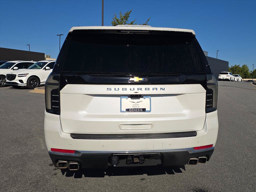 Used 2025 Chevrolet Suburban High Country AWD/4WD image 4