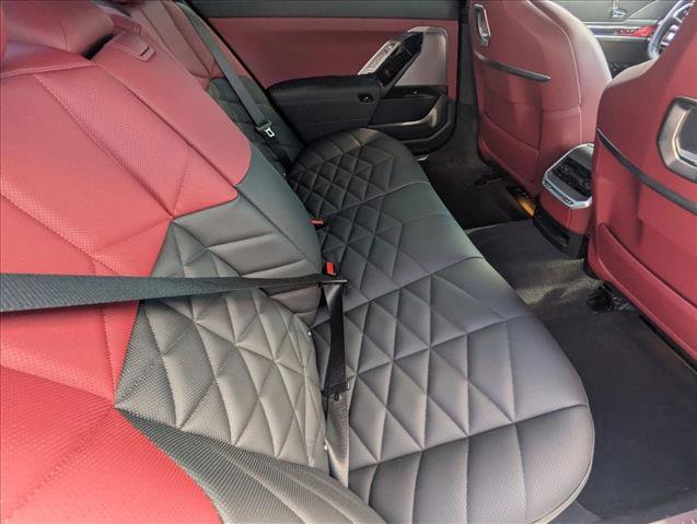 Certified 2025 BMW 740i w/ Premium Package image 21