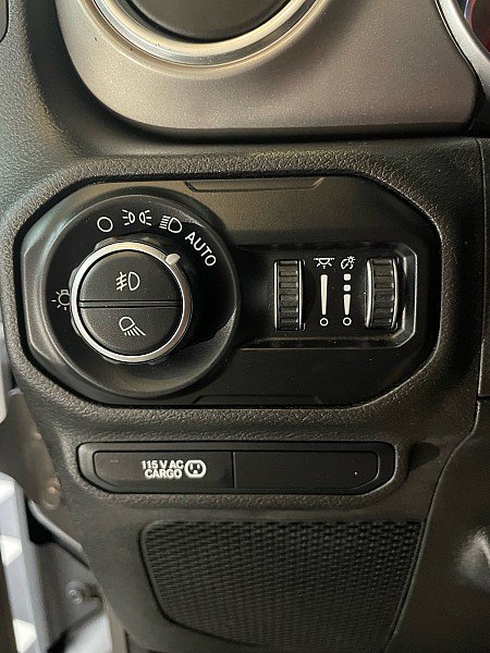 Used 2020 Jeep Gladiator Rubicon AWD/4WD image 16