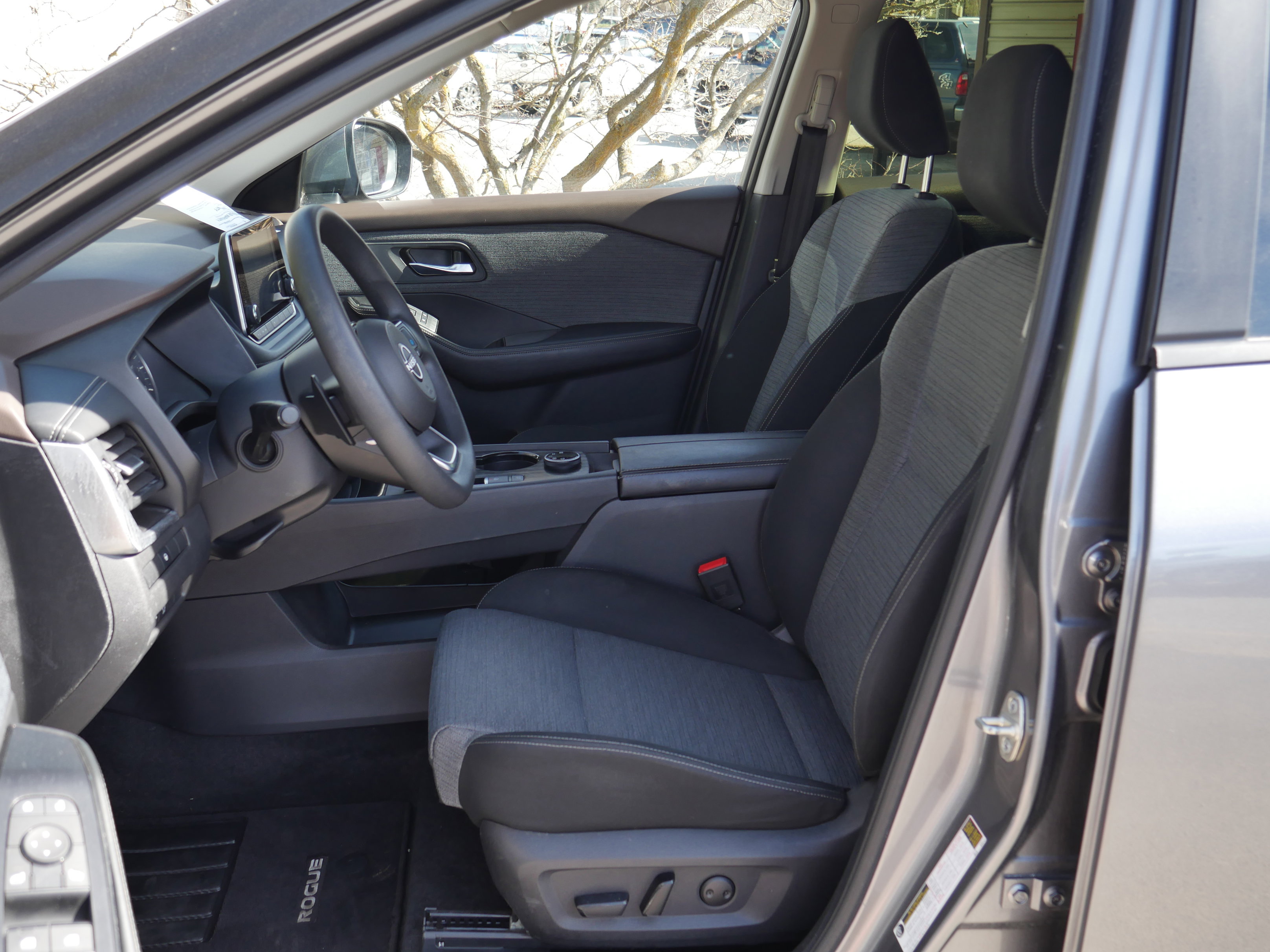 Certified 2023 Nissan Rogue SV image 10