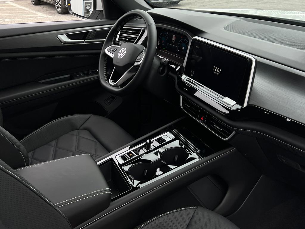 New 2026 Volkswagen Atlas Cross Sport SE image 11