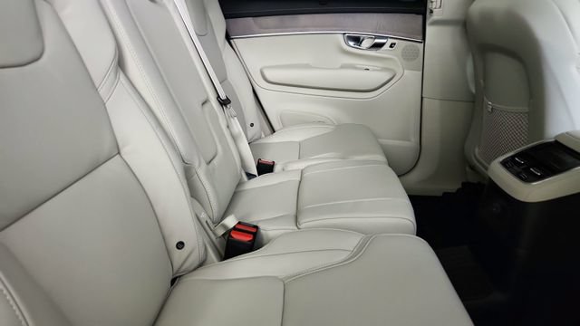New 2026 Volvo XC90 T8 Ultra w/ Protection Package Premier AWD/4WD image 36