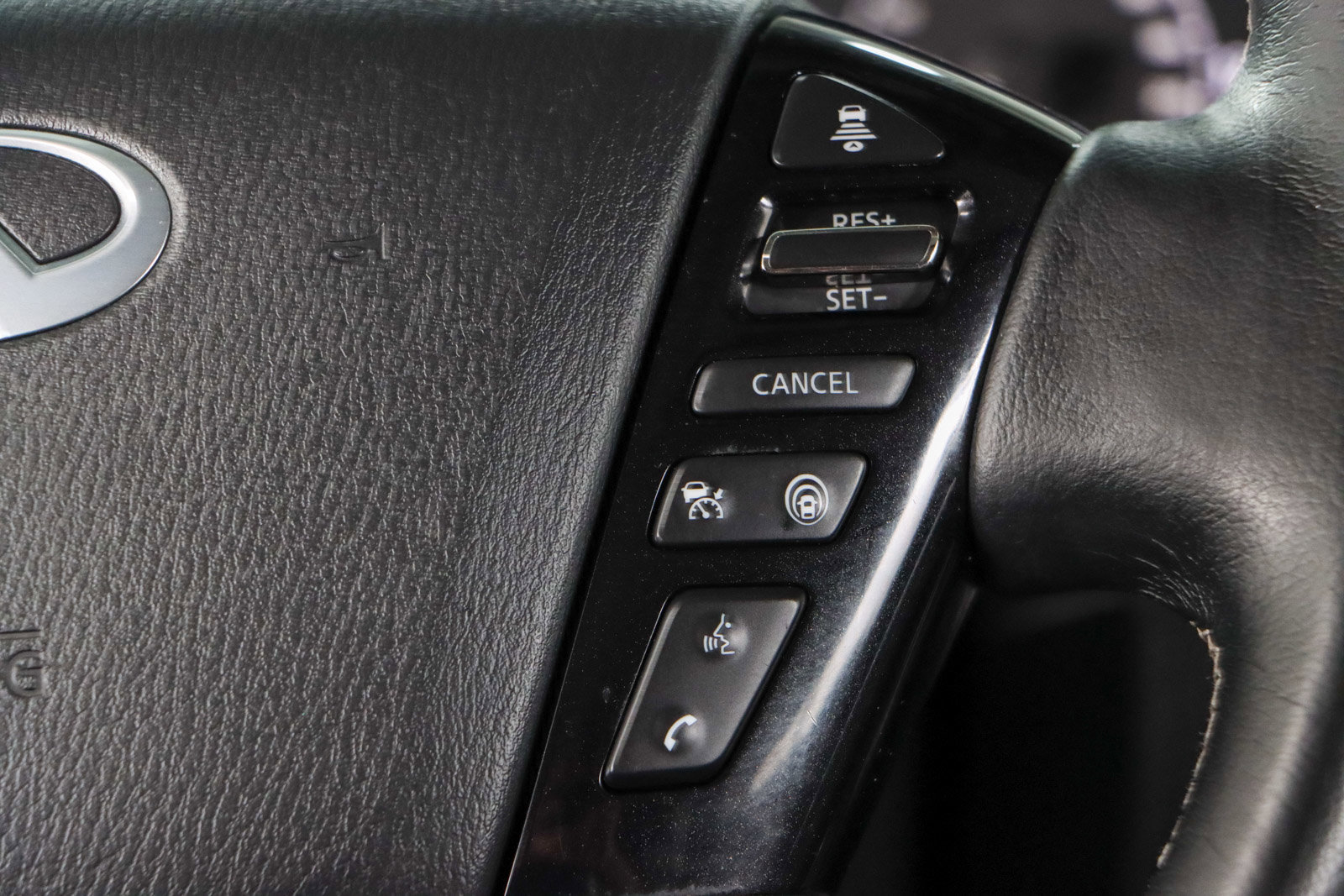 Used 2022 INFINITI QX80 Luxe w/ Cargo Package image 15