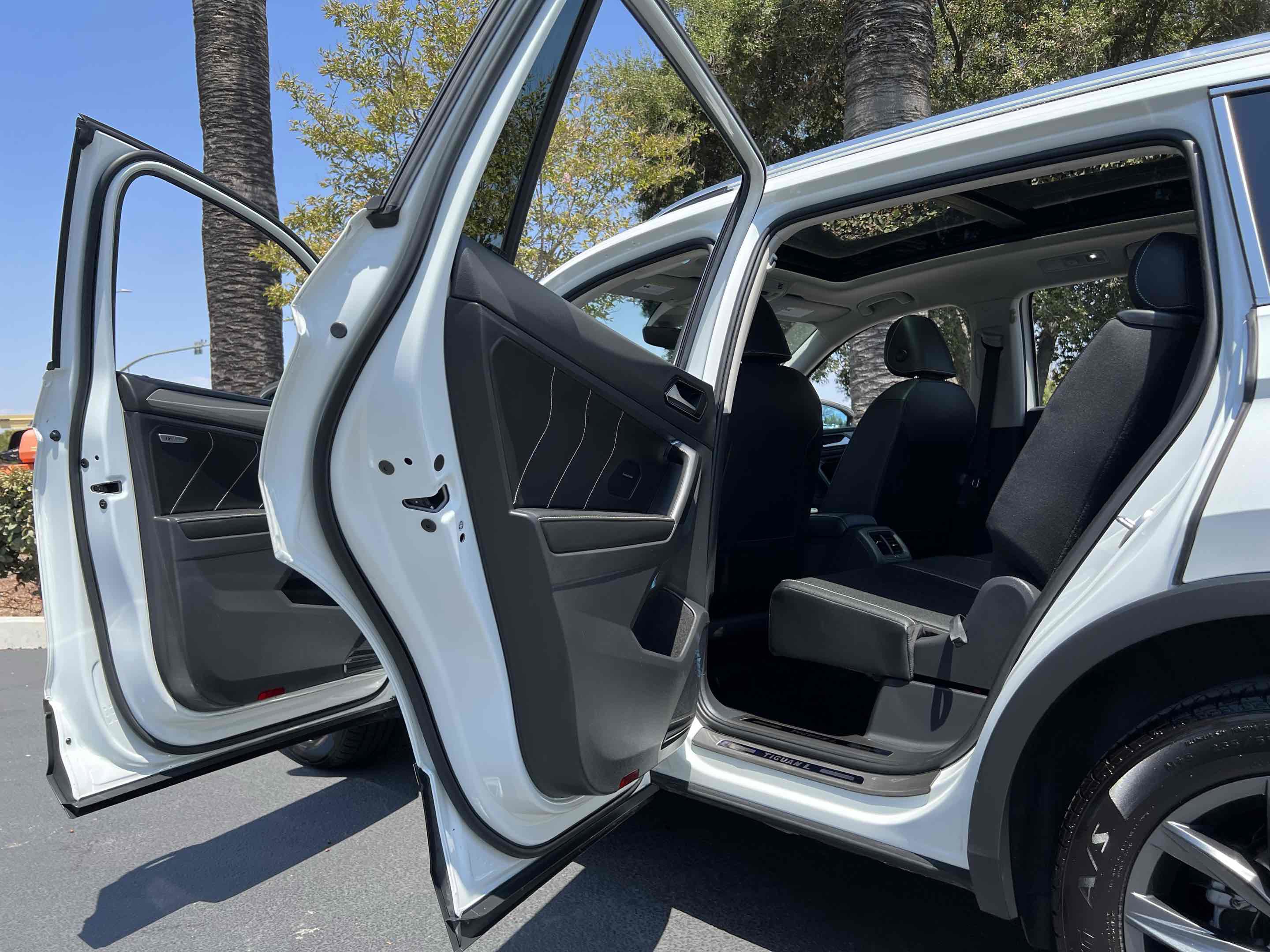 Used 2023 Volkswagen Tiguan SE w/ Panoramic Sunroof Package image 68