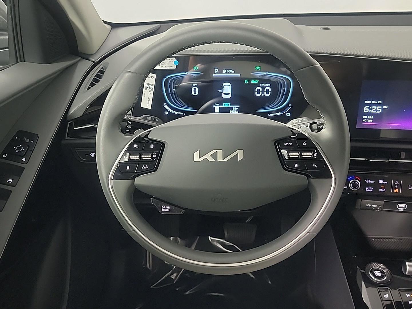 Used 2025 Kia Niro EX image 21