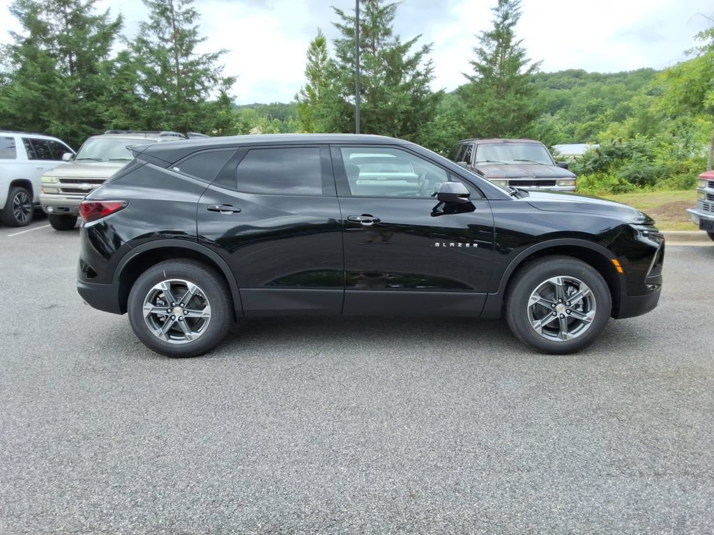 New 2026 Chevrolet Blazer LT FWD image 4