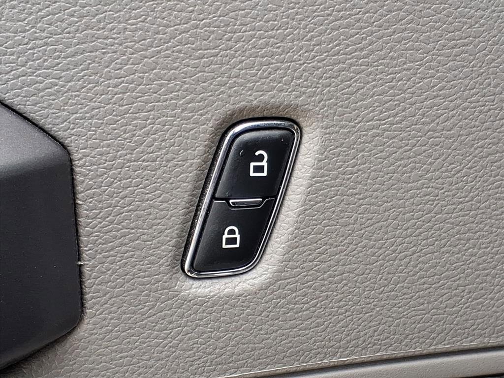 Used 2021 Ford F250 XLT w/ XLT Premium Package image 19