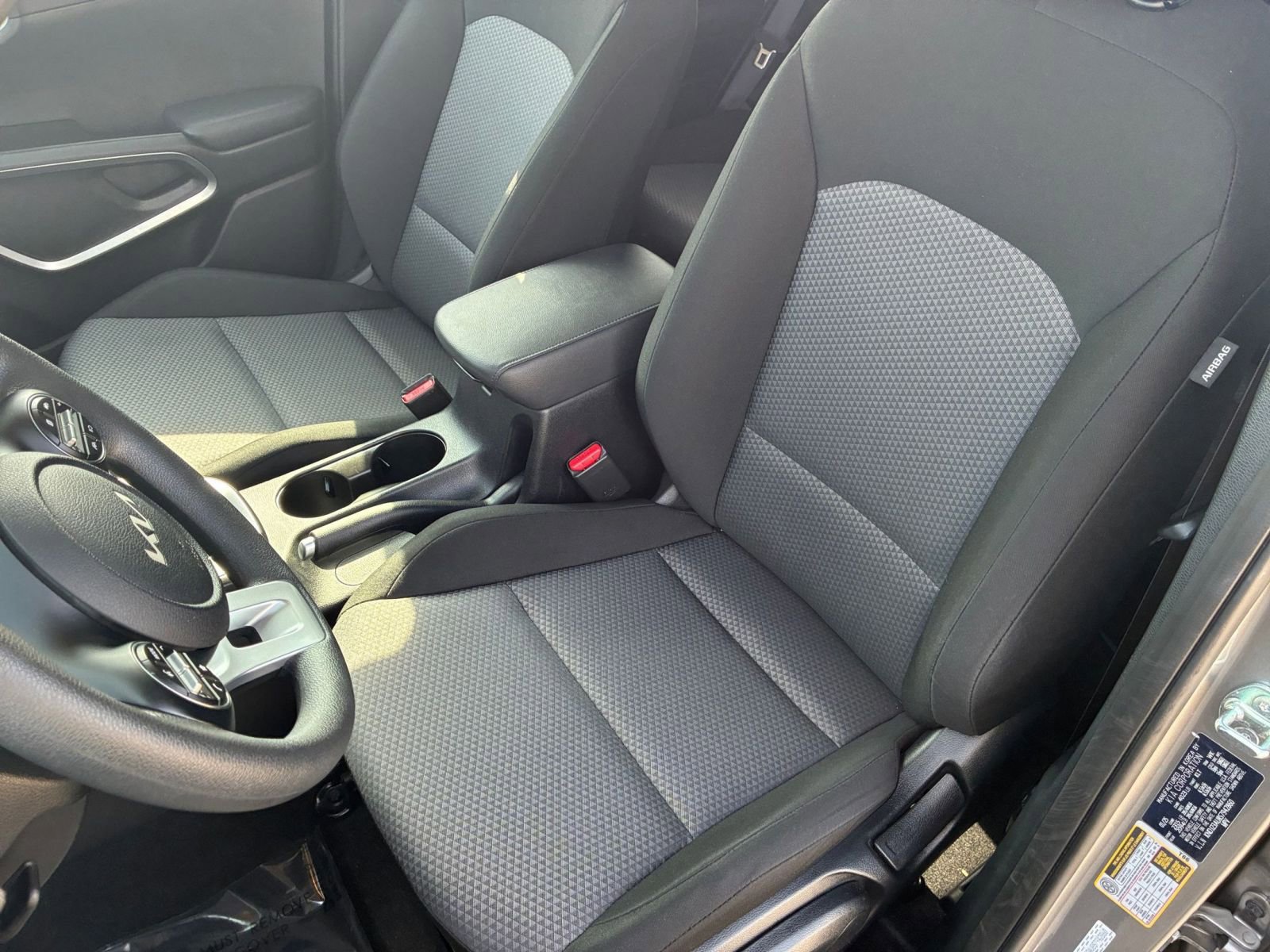 Used 2025 Kia Soul LX w/ LX Technology Package FWD image 34