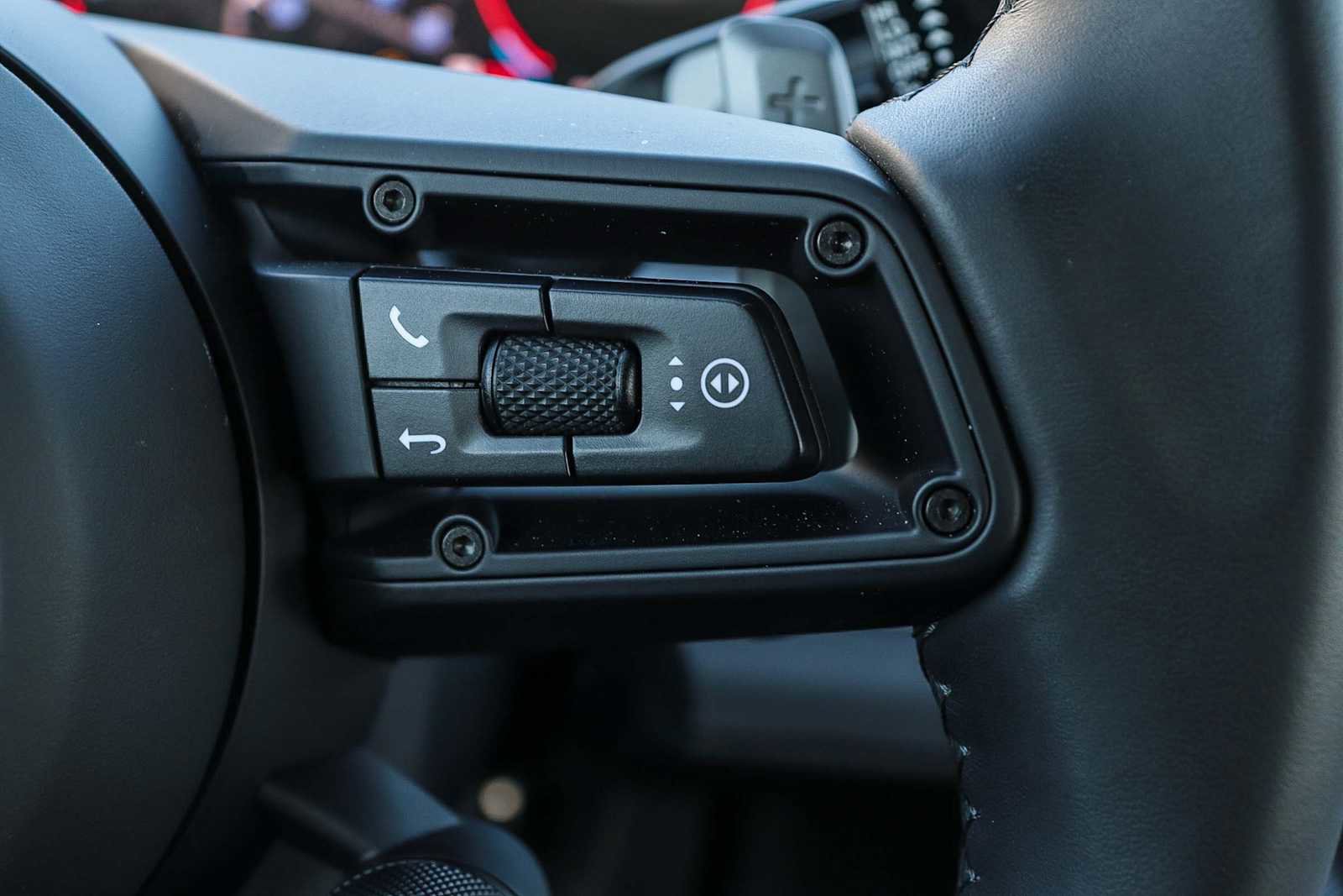 Used 2025 Porsche Panamera 4 image 21