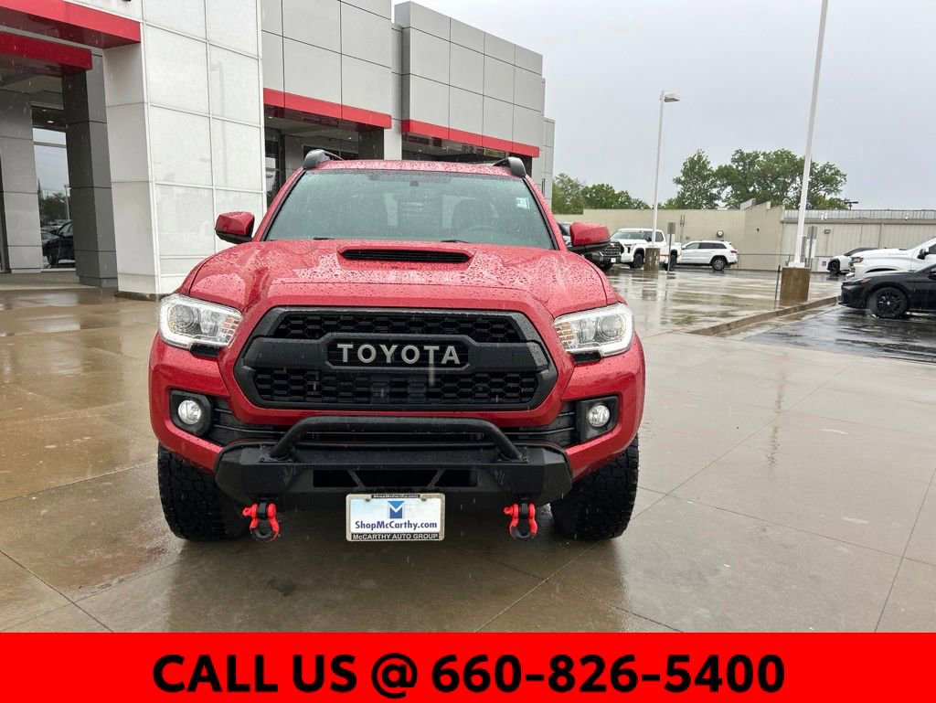 Used 2016 Toyota Tacoma TRD Sport AWD/4WD image 3