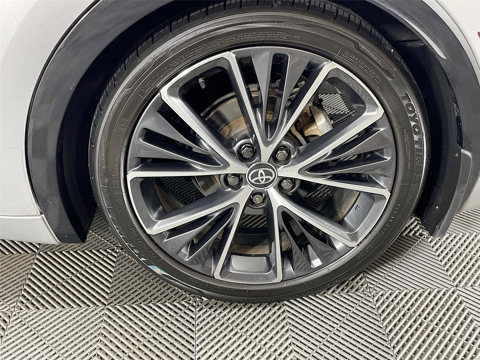 Used 2024 Toyota Prius XLE image 32