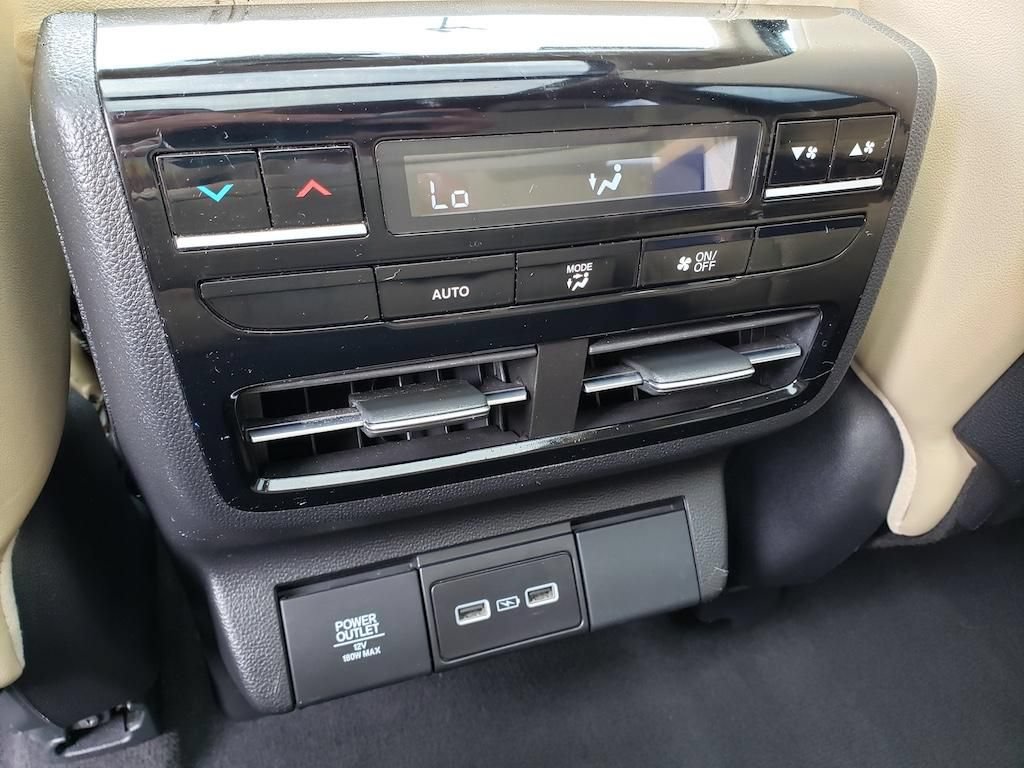 Used 2023 Acura MDX SH-AWD w/ Technology Package image 12
