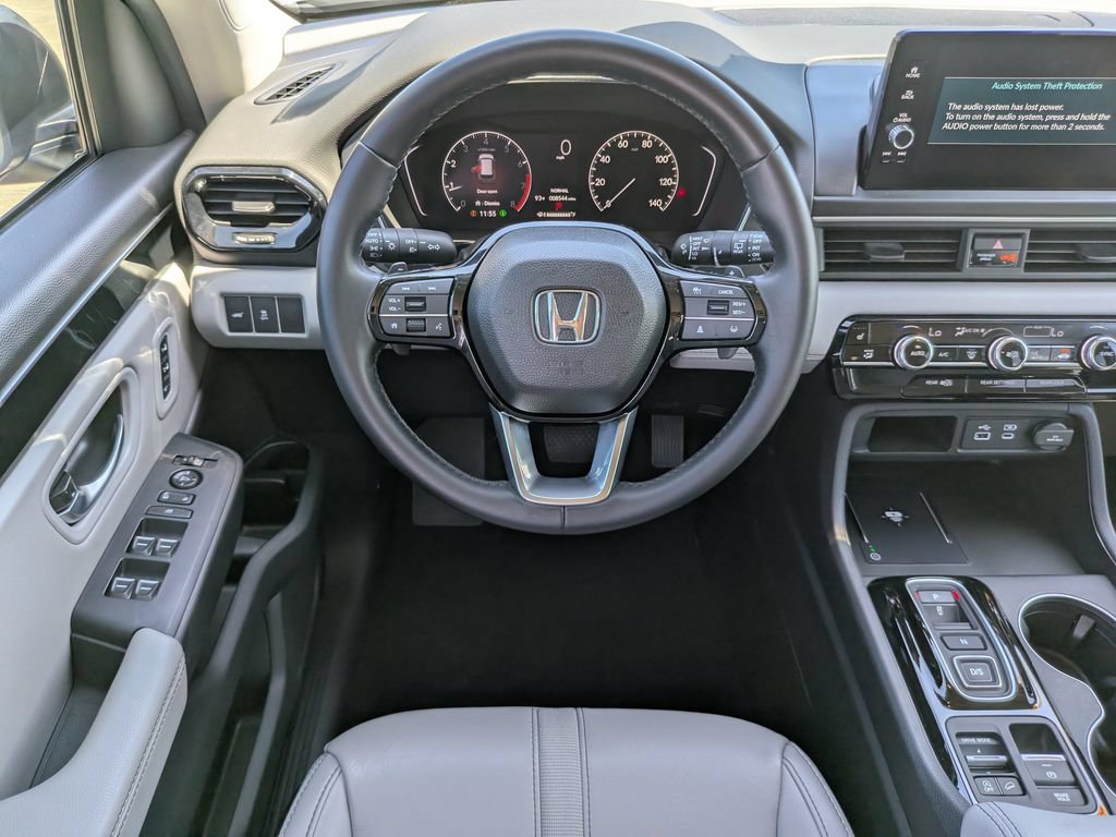 Used 2025 Honda Pilot EX-L image 16