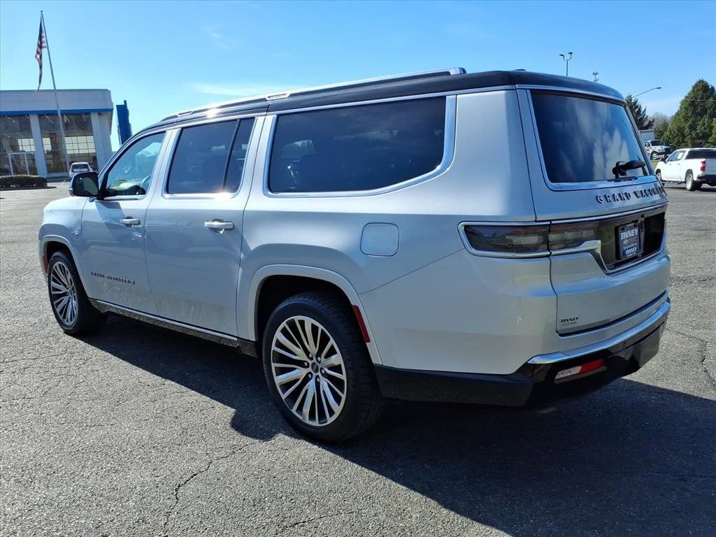 Used 2024 Jeep Grand Wagoneer L Series III image 5