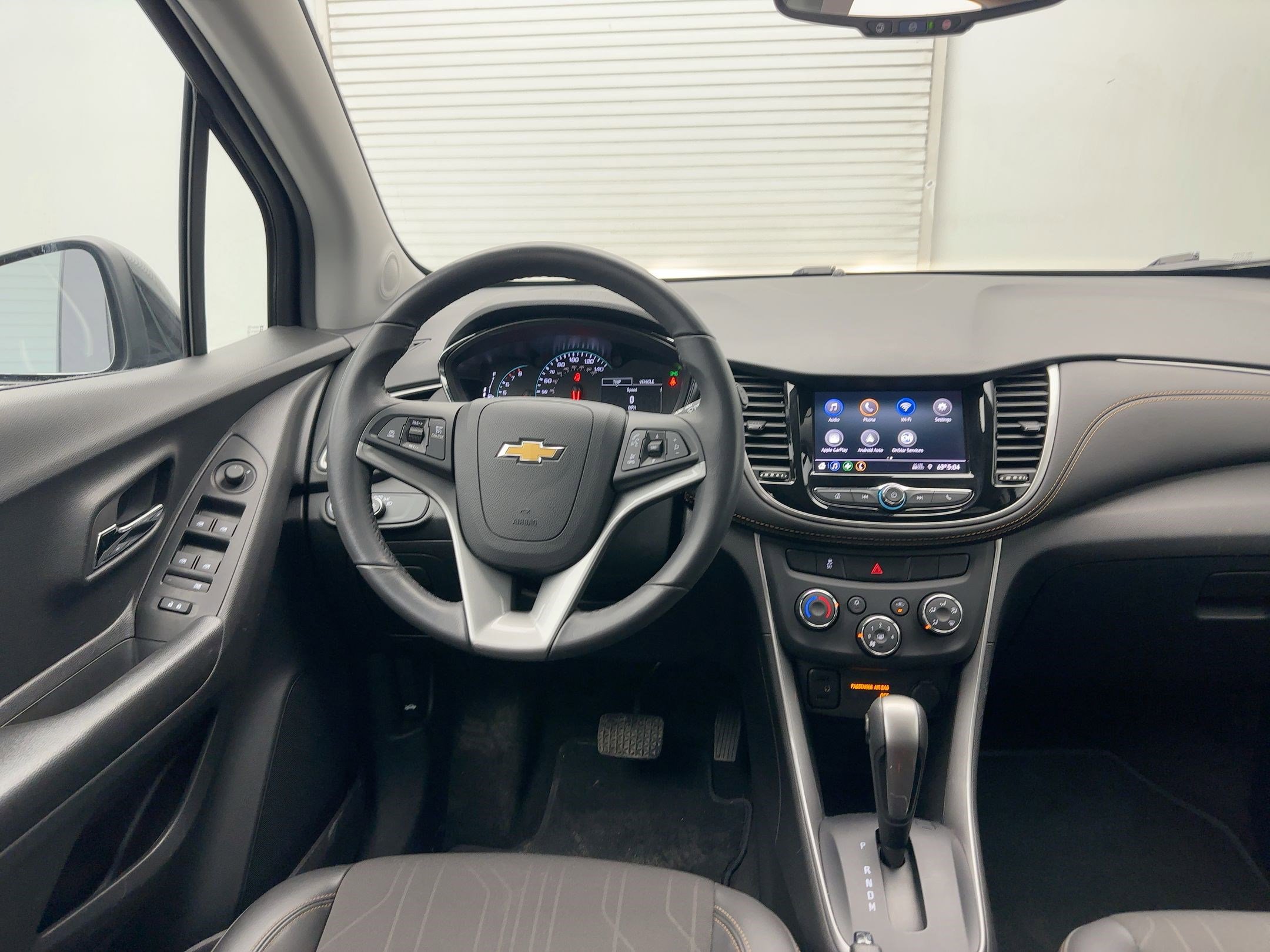 Used 2022 Chevrolet Trax LT w/ LT Convenience Package image 25