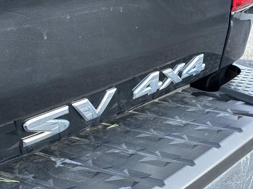 Used 2019 Nissan Titan SV image 12