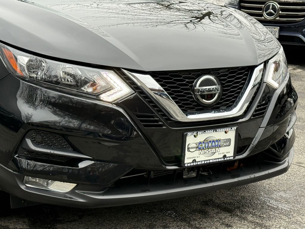 Used 2022 Nissan Rogue Sport SV w/ Technology Package image 8