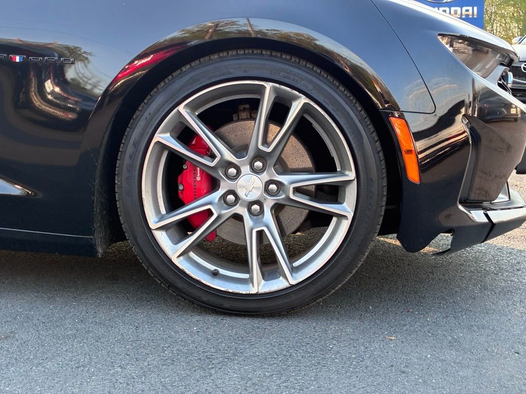 Used 2021 Chevrolet Camaro LT w/ RS Package RWD image 38