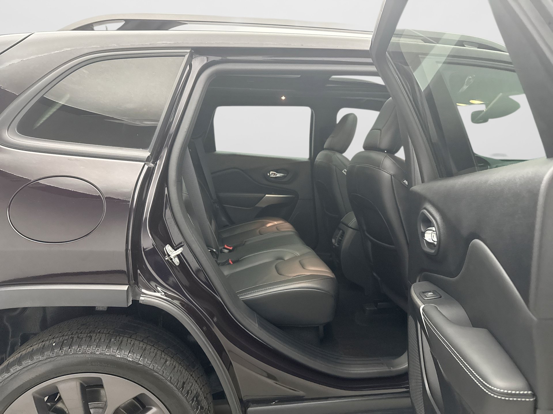 Used 2021 Jeep Cherokee Latitude Lux 80th Anniv w/ Quick Order Package 26U 80TH AWD/4WD image 18