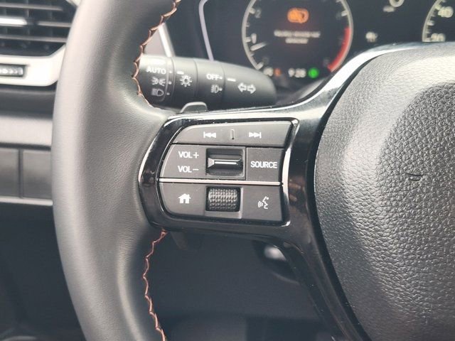 Used 2025 Honda Pilot Sport image 28