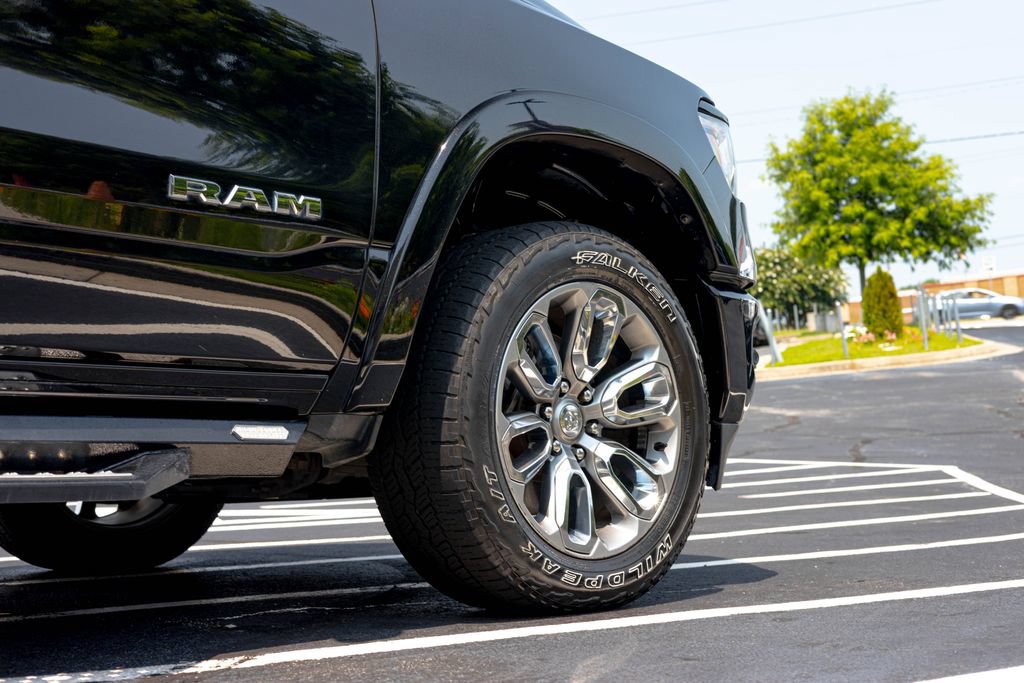 Used 2019 RAM 1500 Laramie AWD/4WD image 9