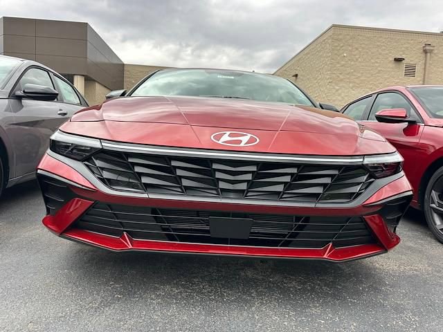 New 2026 Hyundai Elantra SEL Sport Premium image 2