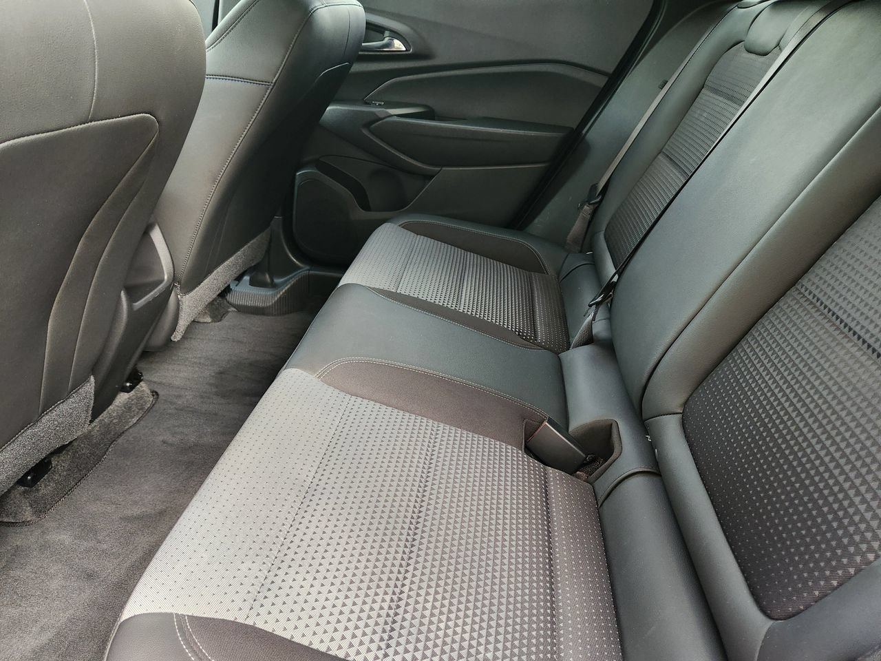 Used 2024 Chevrolet Trax LT FWD image 28